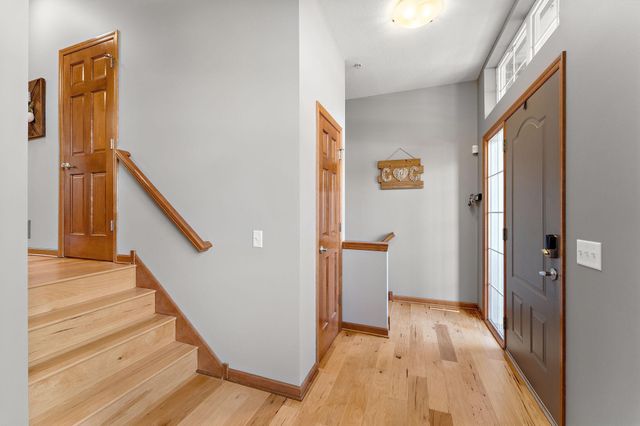 8139 Oakview Lane N, Maple Grove, MN 55369