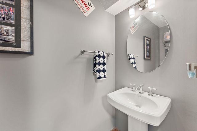 8139 Oakview Lane N, Maple Grove, MN 55369