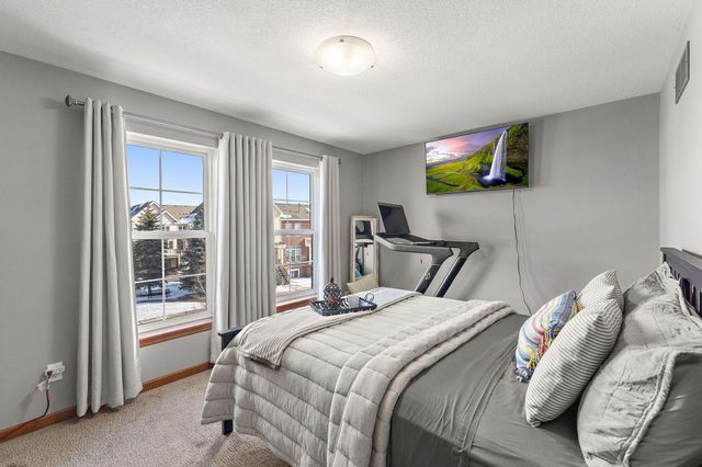 8139 Oakview Lane N, Maple Grove, MN 55369