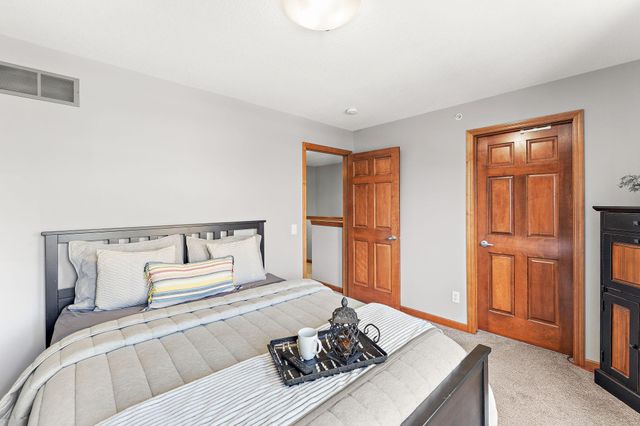 8139 Oakview Lane N, Maple Grove, MN 55369