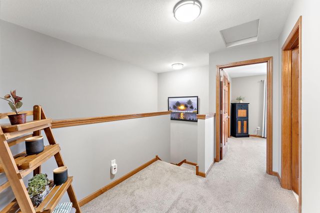 8139 Oakview Lane N, Maple Grove, MN 55369