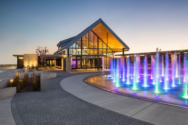 8139 Oakview Lane N, Maple Grove, MN 55369