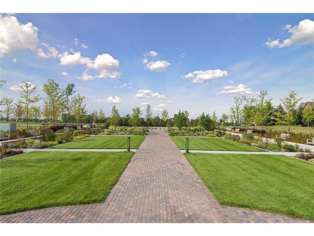 8139 Oakview Lane N, Maple Grove, MN 55369