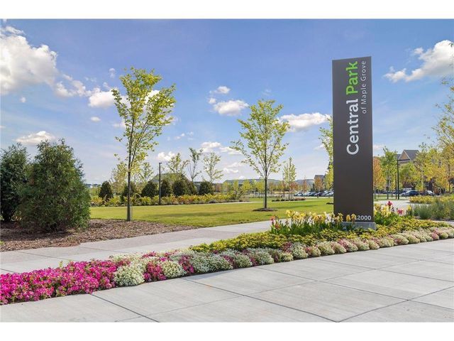 8139 Oakview Lane N, Maple Grove, MN 55369