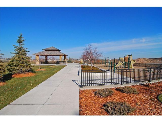 8139 Oakview Lane N, Maple Grove, MN 55369