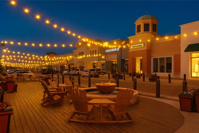 8139 Oakview Lane N, Maple Grove, MN 55369