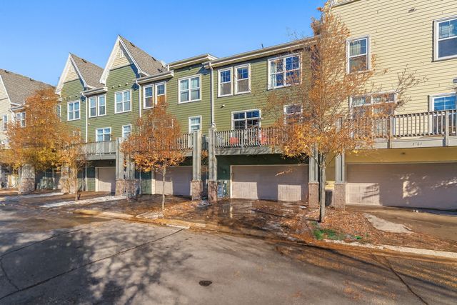 8139 Oakview Lane N, Maple Grove, MN 55369