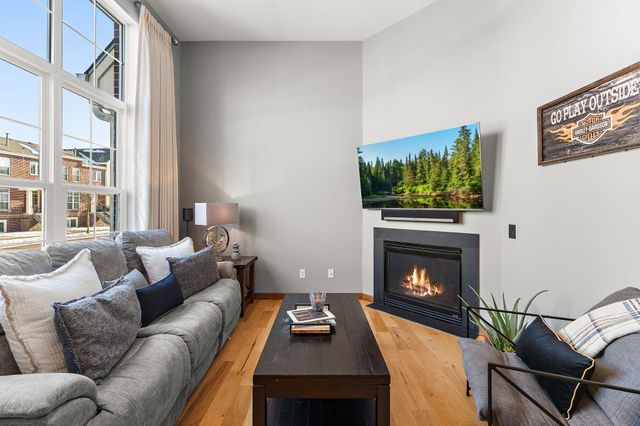 8139 Oakview Lane N, Maple Grove, MN 55369