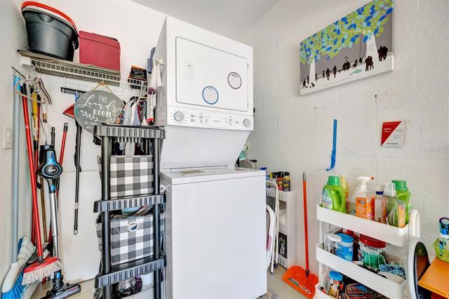 2211 28TH AVENUE E, Palmetto, FL 34221