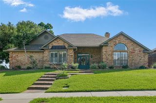 2126 Antibes Drive, Carrollton, TX 75006