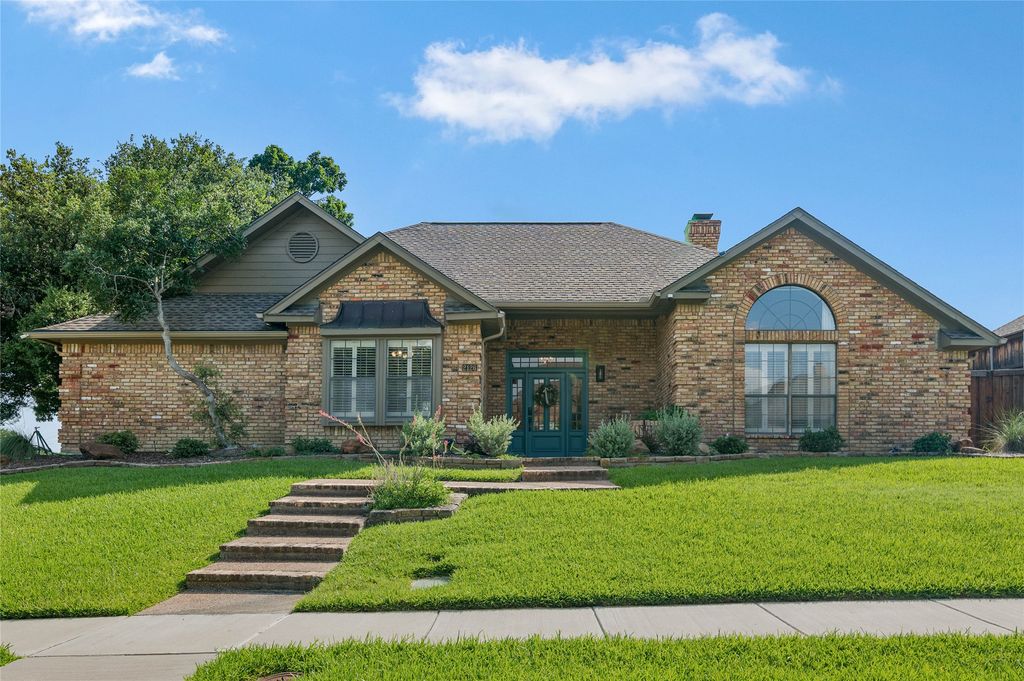 2126 Antibes Drive, Carrollton, TX 75006