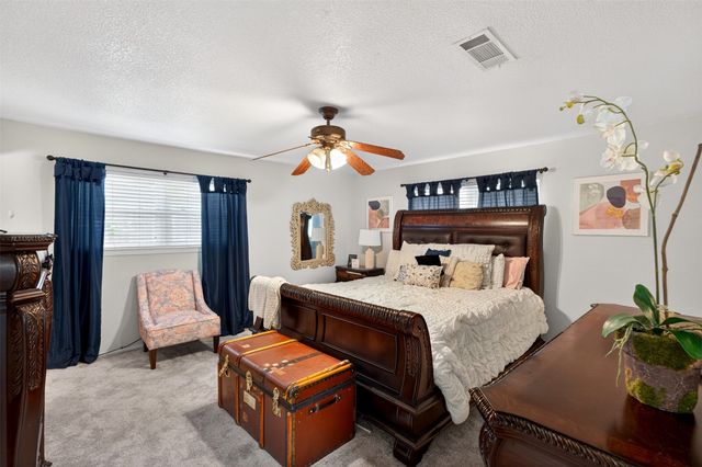 1218 Crestwood Drive, Cleburne, TX 76033