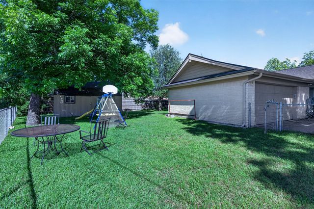1218 Crestwood Drive, Cleburne, TX 76033