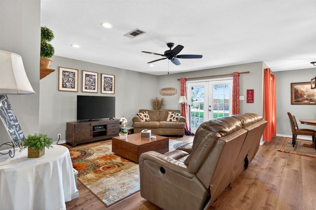1218 Crestwood Drive, Cleburne, TX 76033