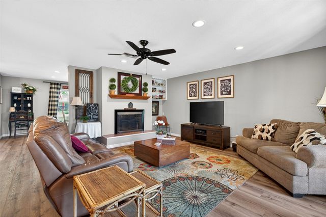 1218 Crestwood Drive, Cleburne, TX 76033