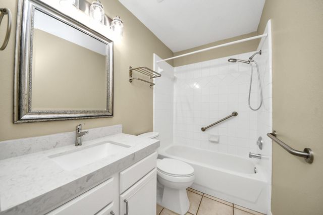 2855 Lake View Drive, Missouri City, TX 77459