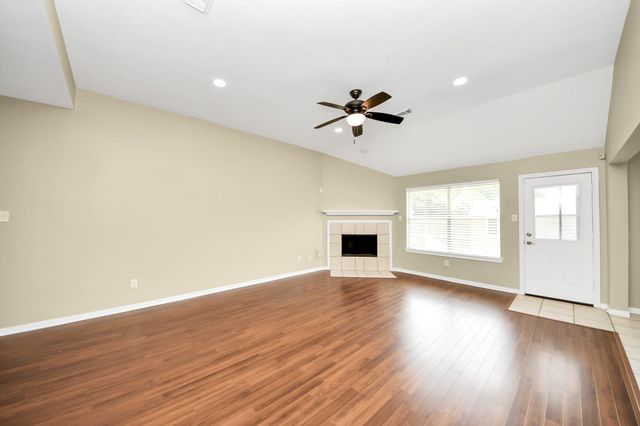 2855 Lake View Drive, Missouri City, TX 77459