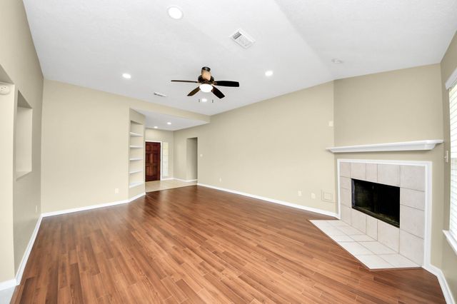 2855 Lake View Drive, Missouri City, TX 77459