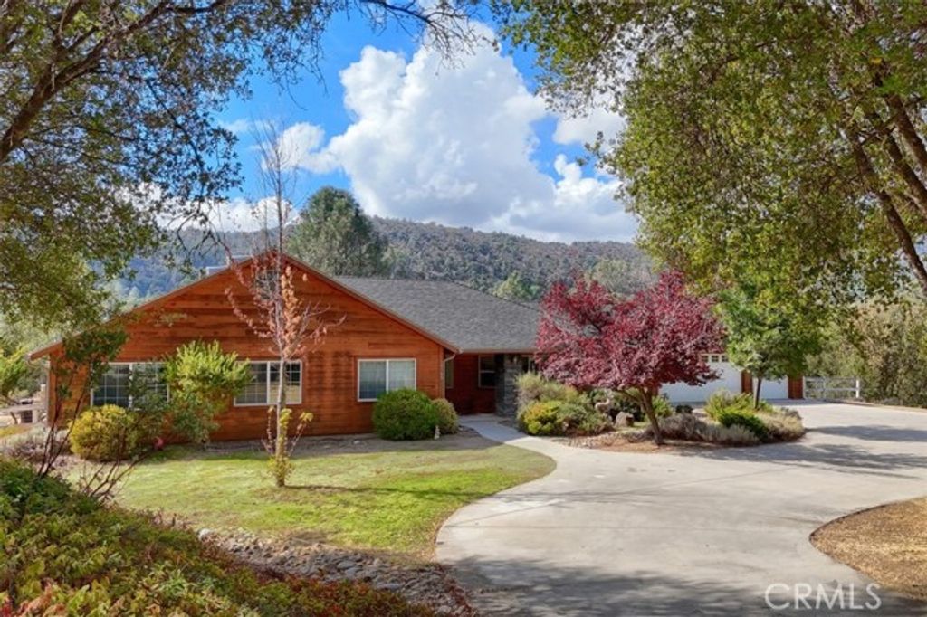 38788 Goldenrod Lane, Oakhurst, CA 93644
