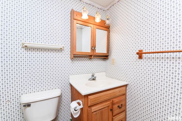 2112 GRANADA Drive, Pekin, IL 61554