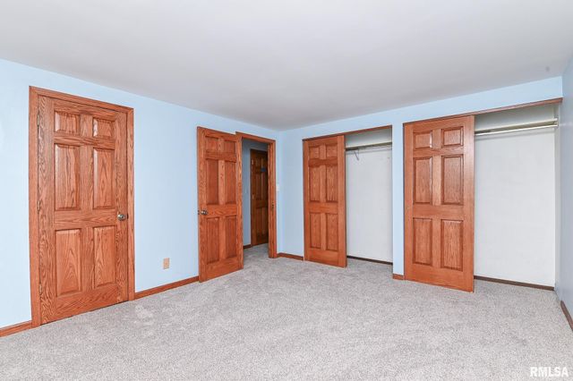 2112 GRANADA Drive, Pekin, IL 61554