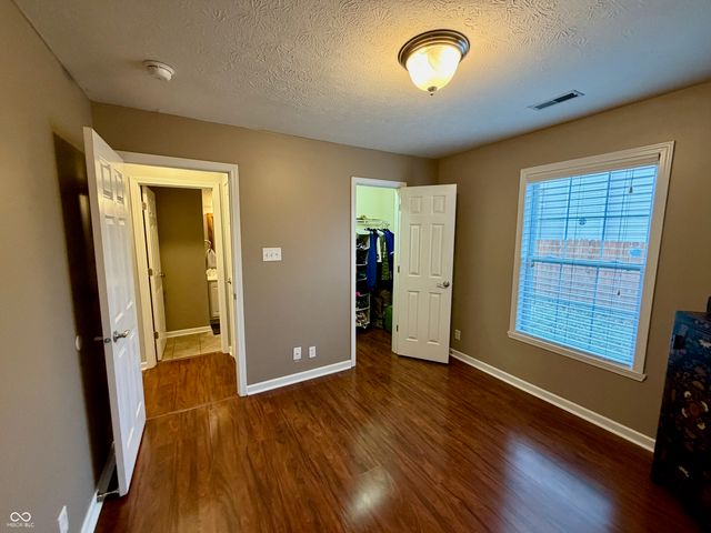 8566 Captain Drive, Avon, IN 46123