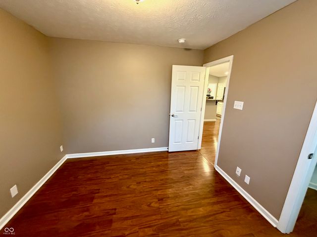 8566 Captain Drive, Avon, IN 46123