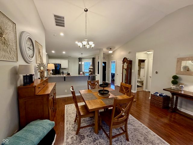 8566 Captain Drive, Avon, IN 46123