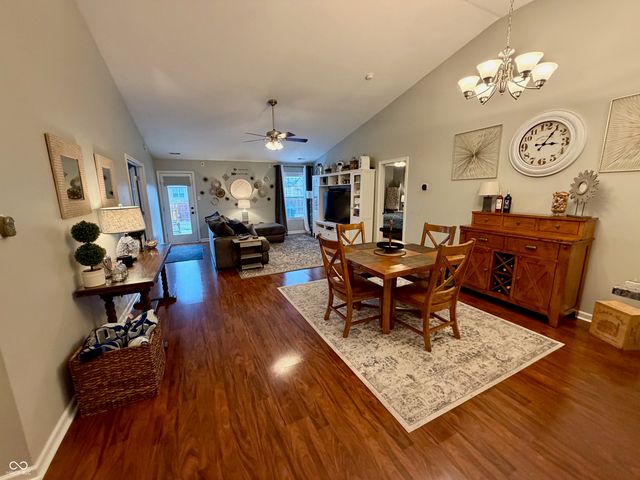 8566 Captain Drive, Avon, IN 46123