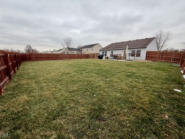 8566 Captain Drive, Avon, IN 46123