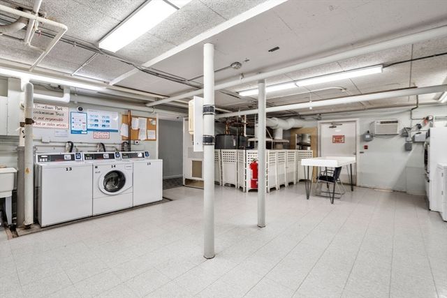 57 Broadlawn Park 14B, Brookline, MA 02467