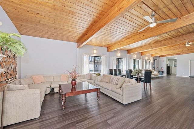 57 Broadlawn Park 14B, Brookline, MA 02467