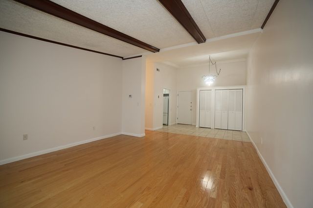 57 Broadlawn Park 14B, Brookline, MA 02467