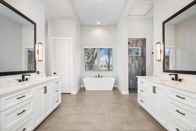 31952 Smithson Valley Rd, Bulverde, TX 78163