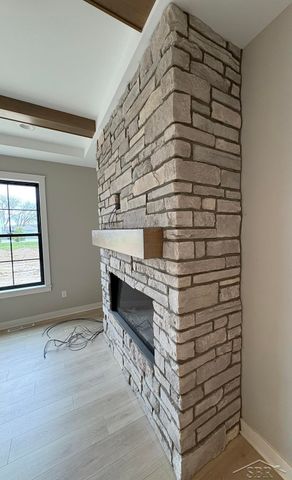 160 Queens Creek Drive, Frankenmuth, MI 48734