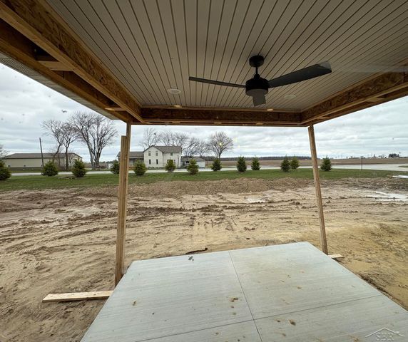 160 Queens Creek Drive, Frankenmuth, MI 48734