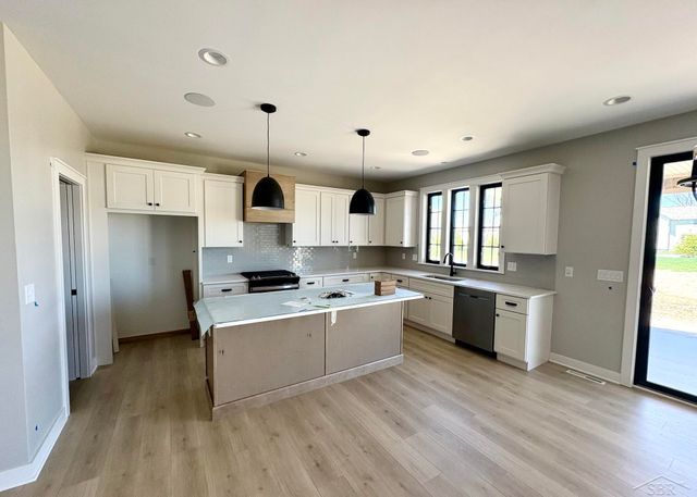 160 Queens Creek Drive, Frankenmuth, MI 48734