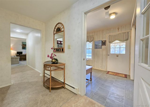 289 Cardiff Court B, Ridge, NY 11961