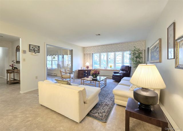 289 Cardiff Court B, Ridge, NY 11961