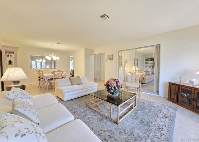 289 Cardiff Court B, Ridge, NY 11961