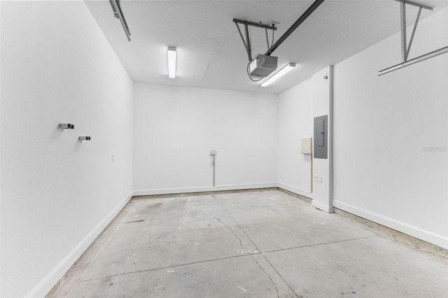 8704 KENYON VIEW COURT, Tampa, FL 33614