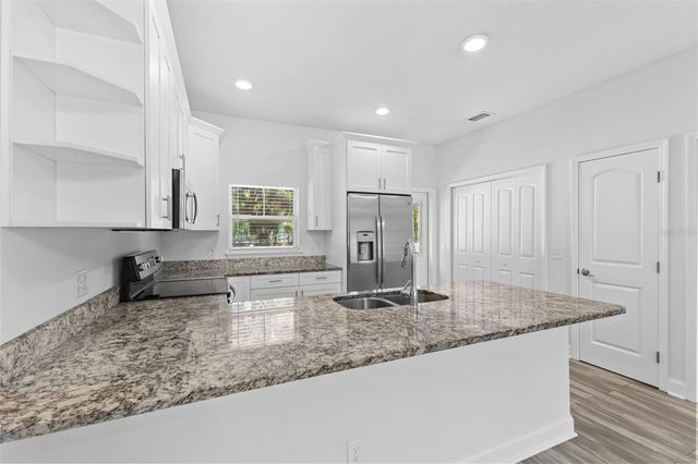 8704 KENYON VIEW COURT, Tampa, FL 33614