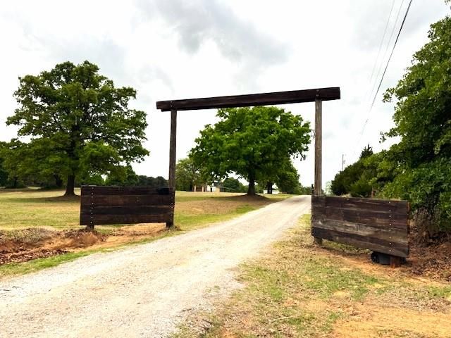 17202 Walker Road, Shawnee, OK 74801