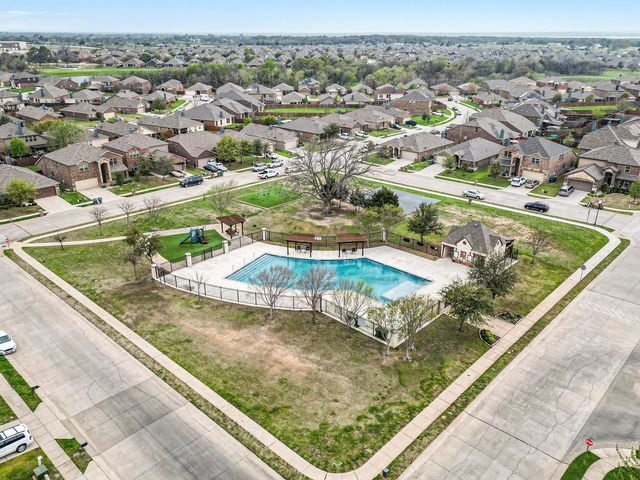 8928 Trailblazer Drive, Aubrey, TX 76227
