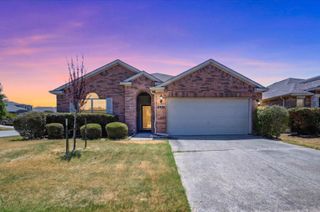 8928 Trailblazer Drive, Aubrey, TX 76227