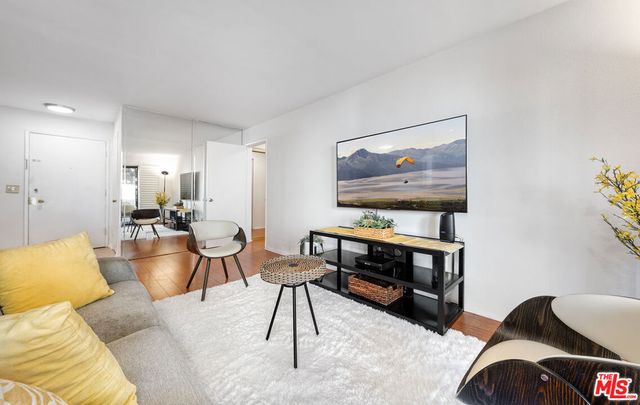 5000 S Centinela Avenue 214, Los Angeles, CA 90066