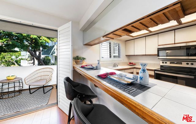 5000 S Centinela Avenue 214, Los Angeles, CA 90066