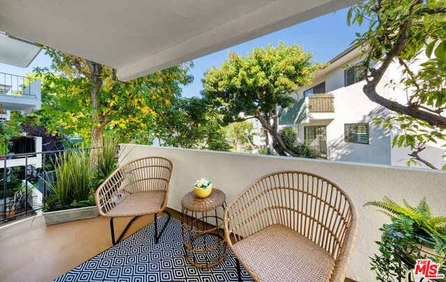 5000 S Centinela Avenue 214, Los Angeles, CA 90066