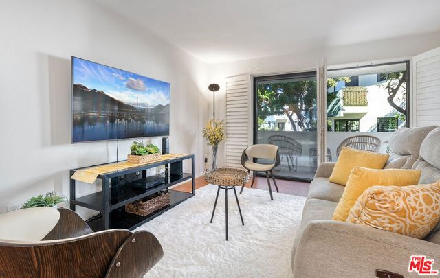 5000 S Centinela Avenue 214, Los Angeles, CA 90066