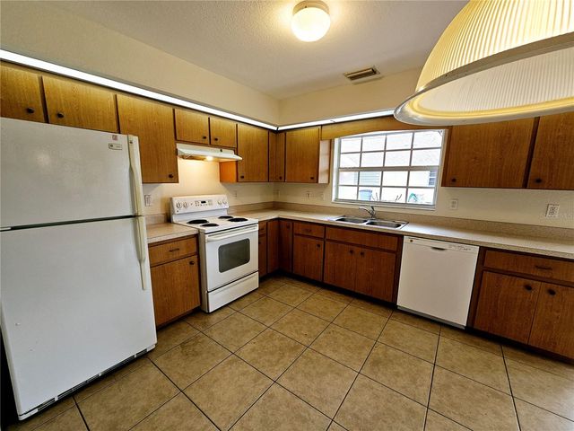 66 N MCCALL, Englewood, FL 34223